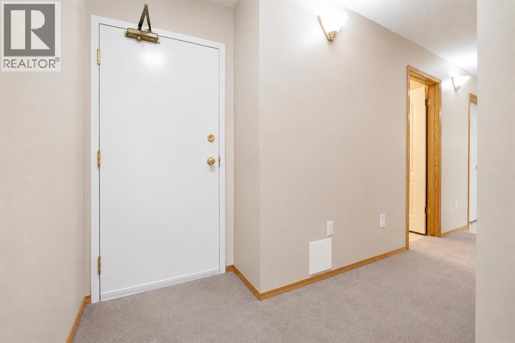 407 Macleod Trail Southeast Property Photo 8