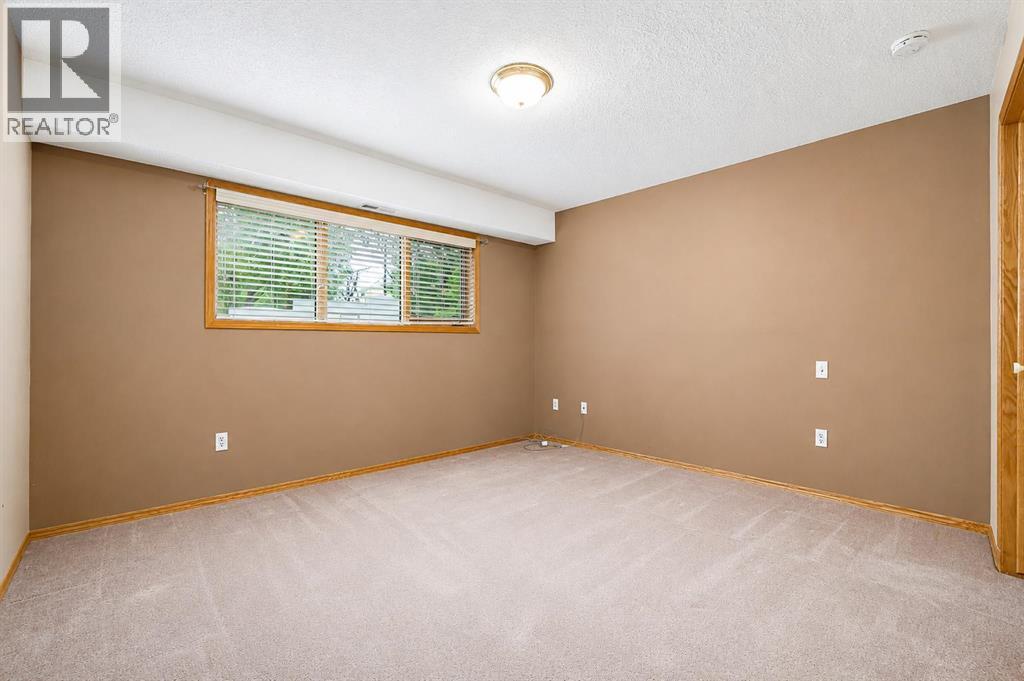 407 Macleod Trail Southeast Property Photo 10