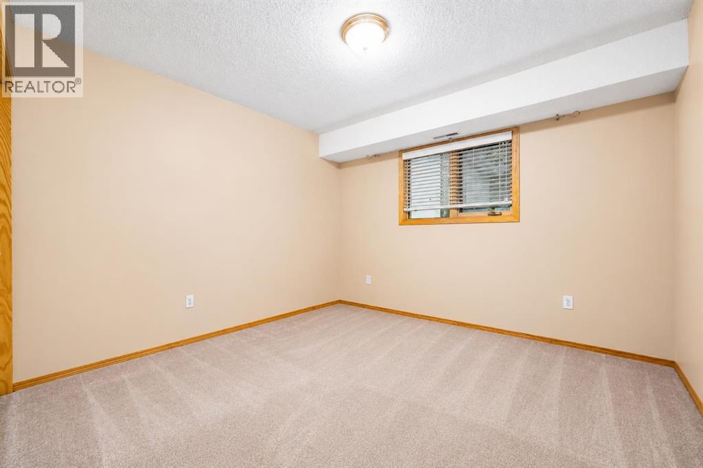 407 Macleod Trail Southeast Property Photo 15