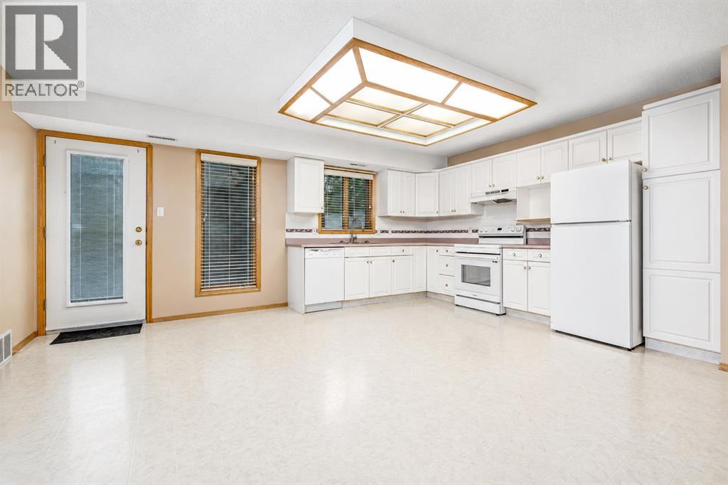 407 Macleod Trail Southeast Property Photo 16
