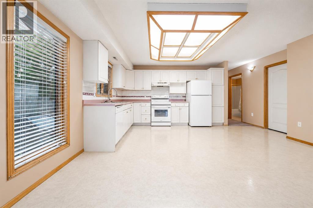 407 Macleod Trail Southeast Property Photo 17