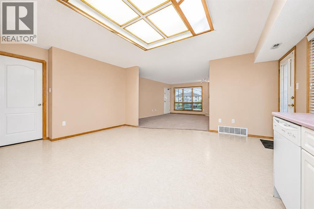 407 Macleod Trail Southeast Property Photo 18