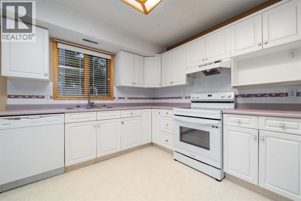 407 Macleod Trail Southeast Property Photo 19