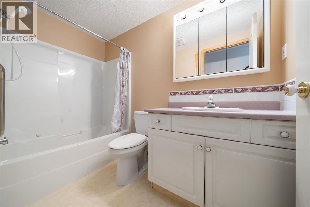 407 Macleod Trail Southeast Property Photo 23