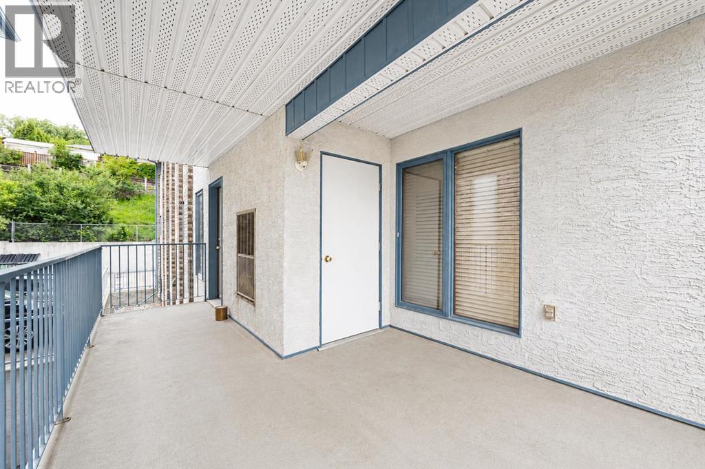 407 Macleod Trail Southeast Property Photo 27