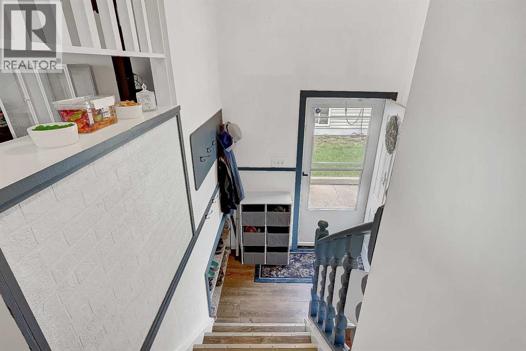 8229824 96 Avenue Property Photo 3
