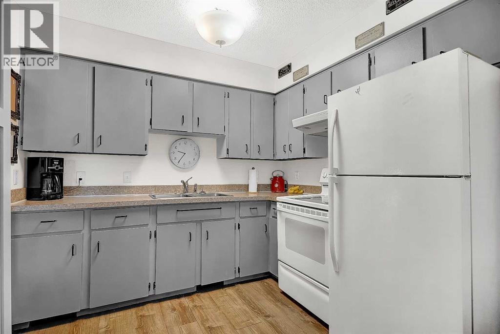 8229824 96 Avenue Property Photo 6