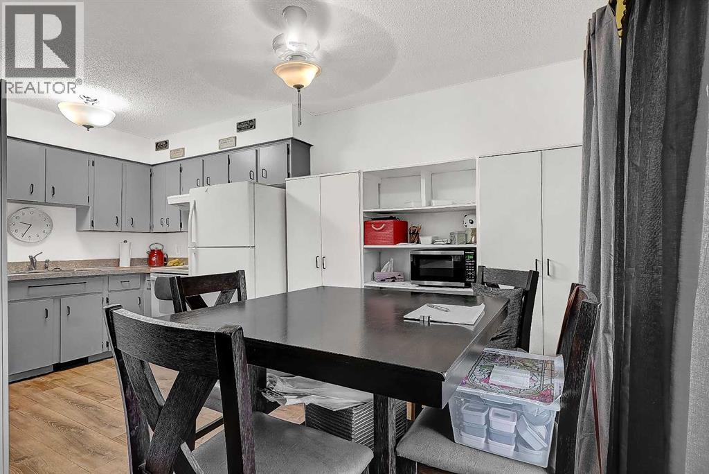 8229824 96 Avenue Property Photo 10