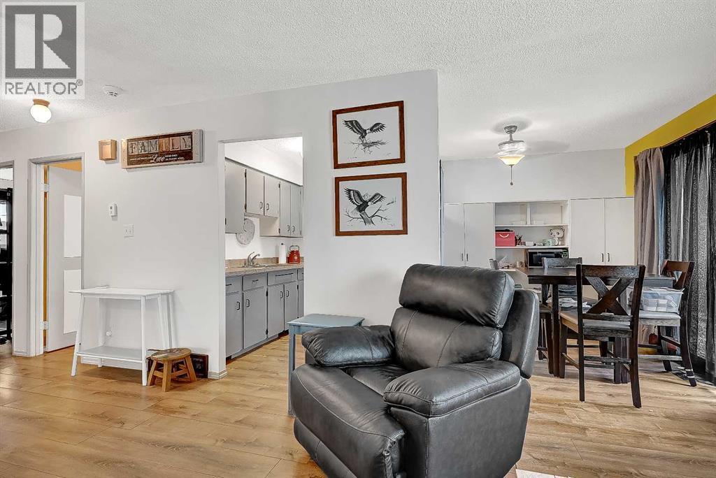 8229824 96 Avenue Property Photo 11
