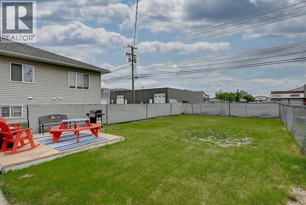 8229824 96 Avenue Property Photo 16