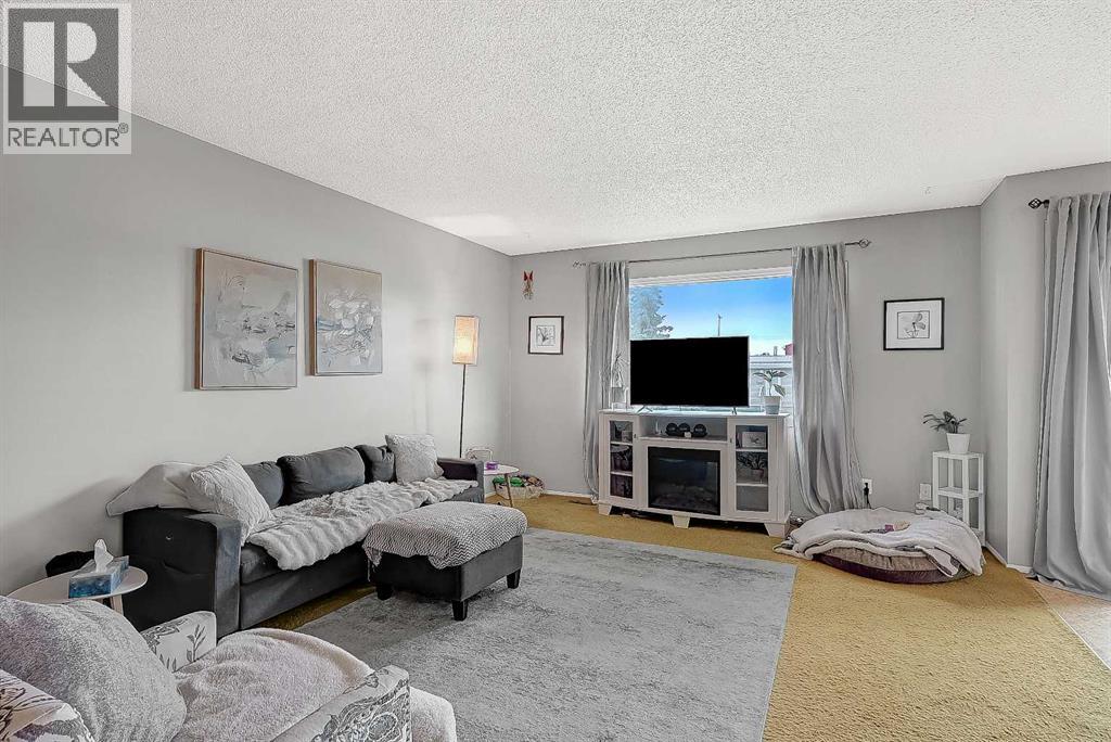 8229824 96 Avenue Property Photo 19