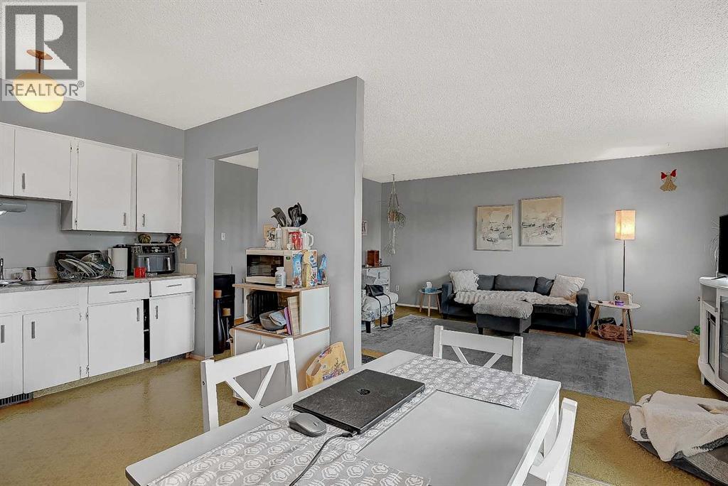 8229824 96 Avenue Property Photo 24