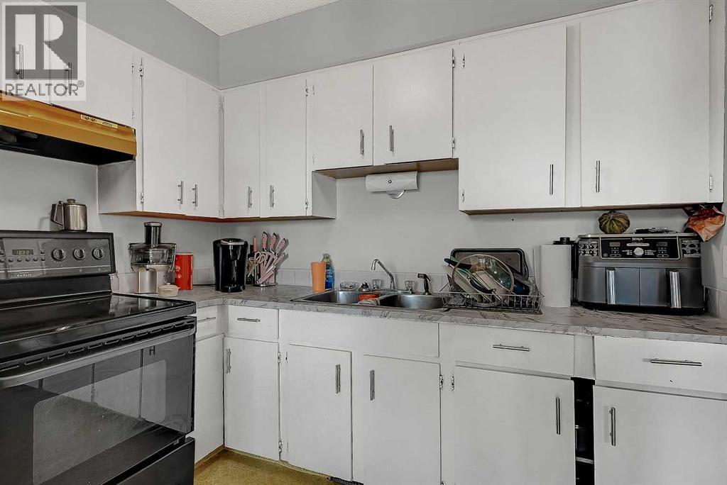 8229824 96 Avenue Property Photo 25