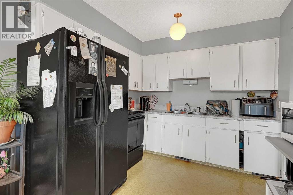 8229824 96 Avenue Property Photo 27