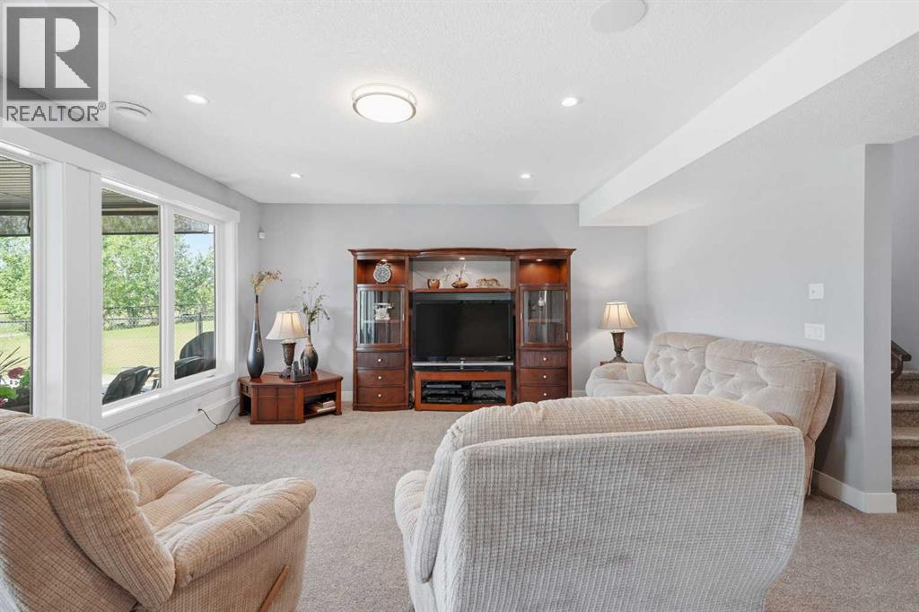 160 Kinniburgh Loop Property Photo 33