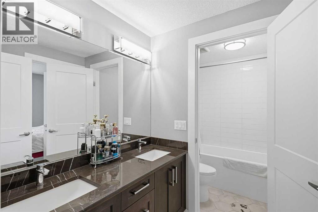 160 Kinniburgh Loop Property Photo 40
