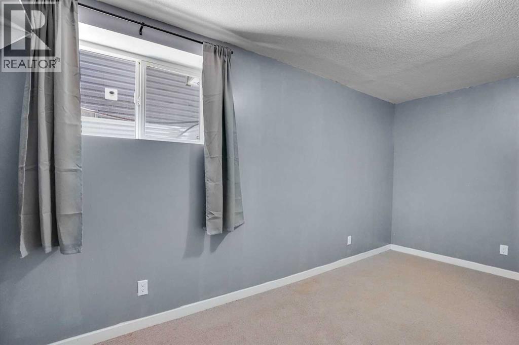 158 Redstone Common Ne Property Photo 41