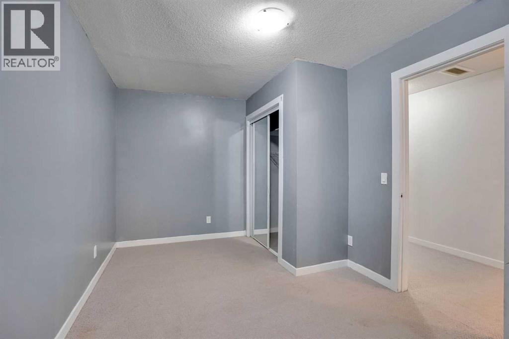 158 Redstone Common Ne Property Photo 42