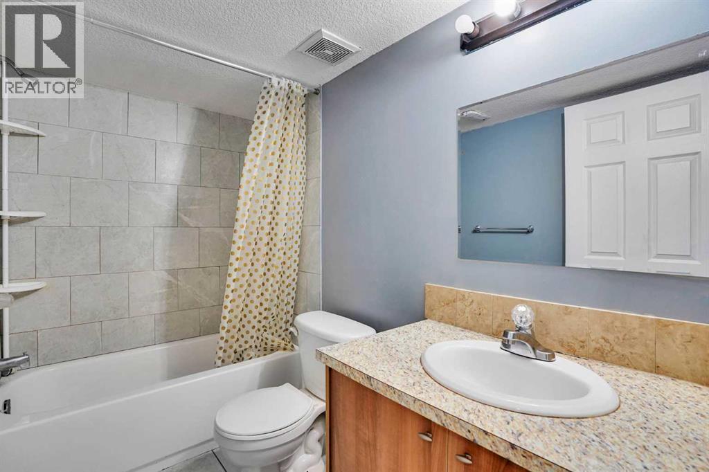 158 Redstone Common Ne Property Photo 43
