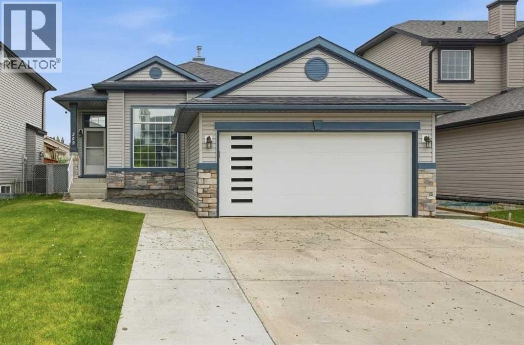209 Oakmere Close Property Photo 1