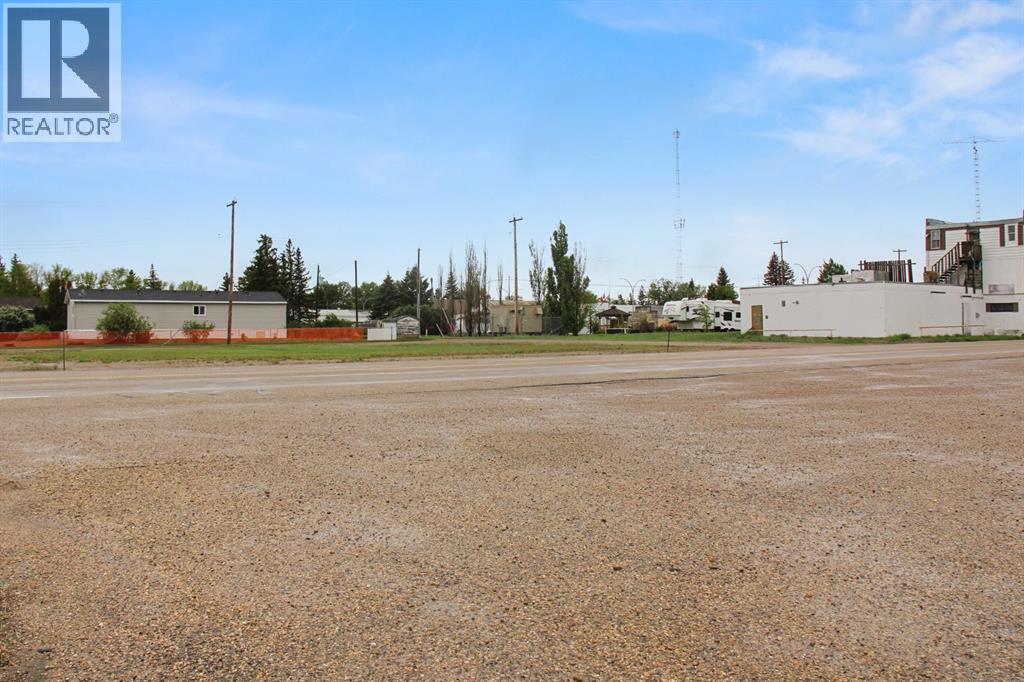 4917 51 Avenue Property Photo 2