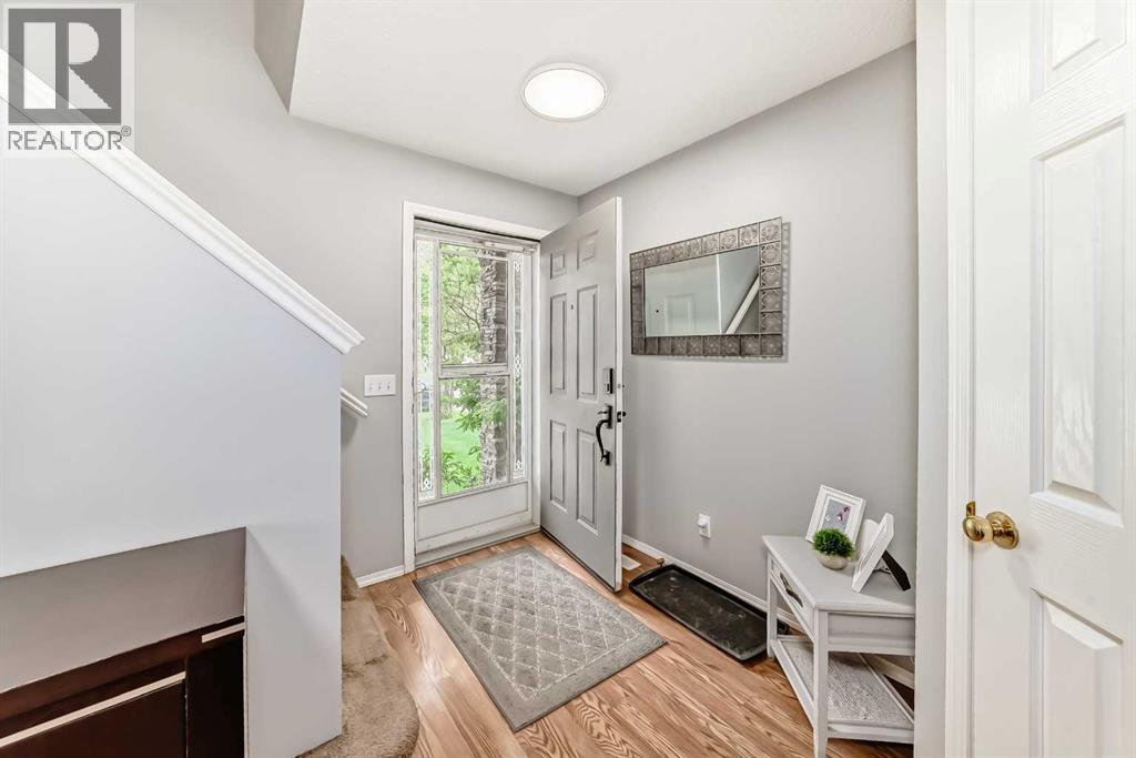 15 Citadel Meadow Crescent Nw Property Photo 6