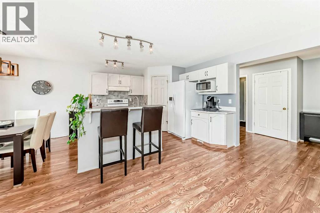 15 Citadel Meadow Crescent Nw Property Photo 8