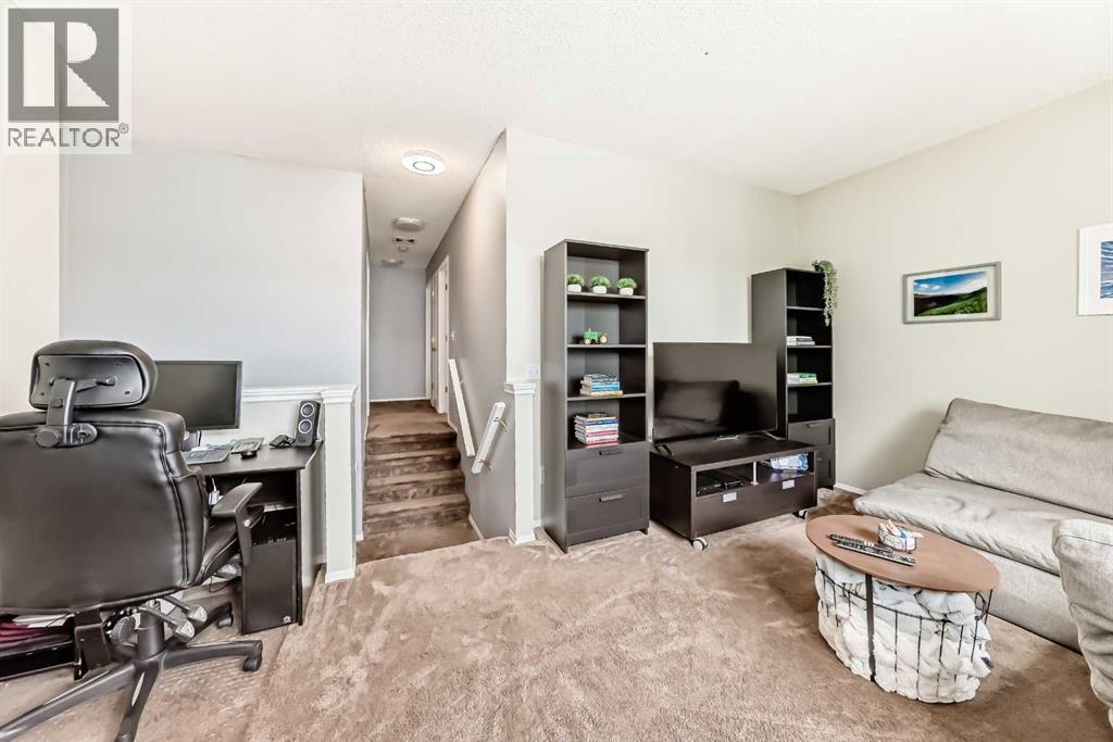 15 Citadel Meadow Crescent Nw Property Photo 17