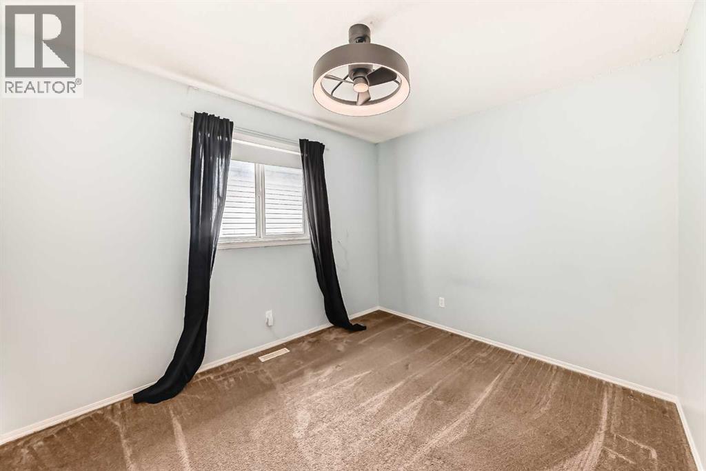 15 Citadel Meadow Crescent Nw Property Photo 28