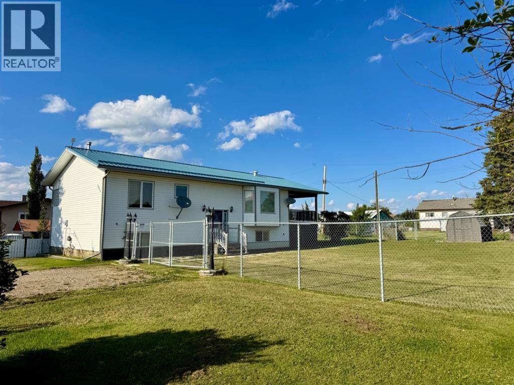 908 4 Avenue Property Photo 2