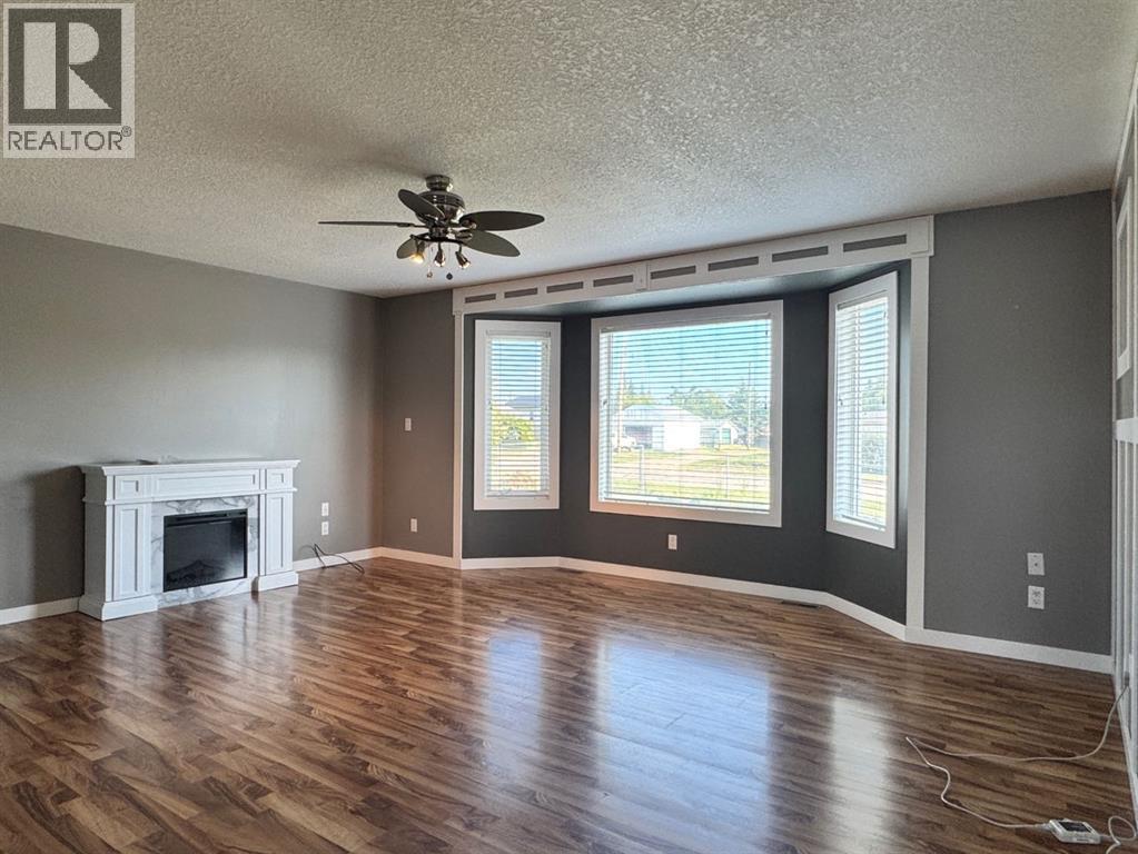 908 4 Avenue Property Photo 5