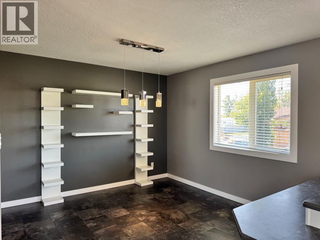 908 4 Avenue Property Photo 17