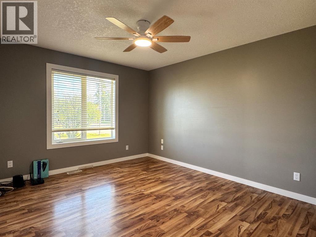908 4 Avenue Property Photo 18