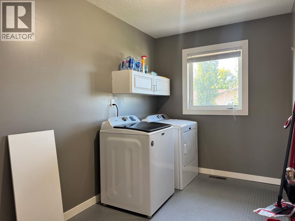 908 4 Avenue Property Photo 24
