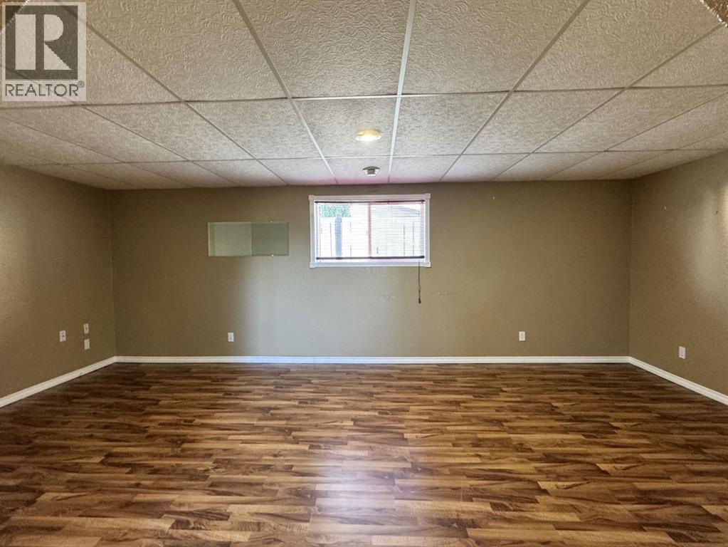 908 4 Avenue Property Photo 27
