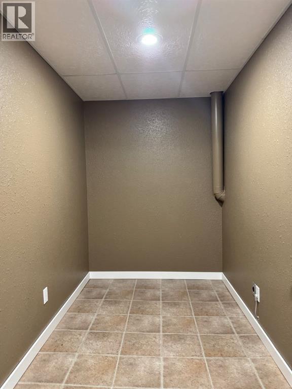908 4 Avenue Property Photo 33