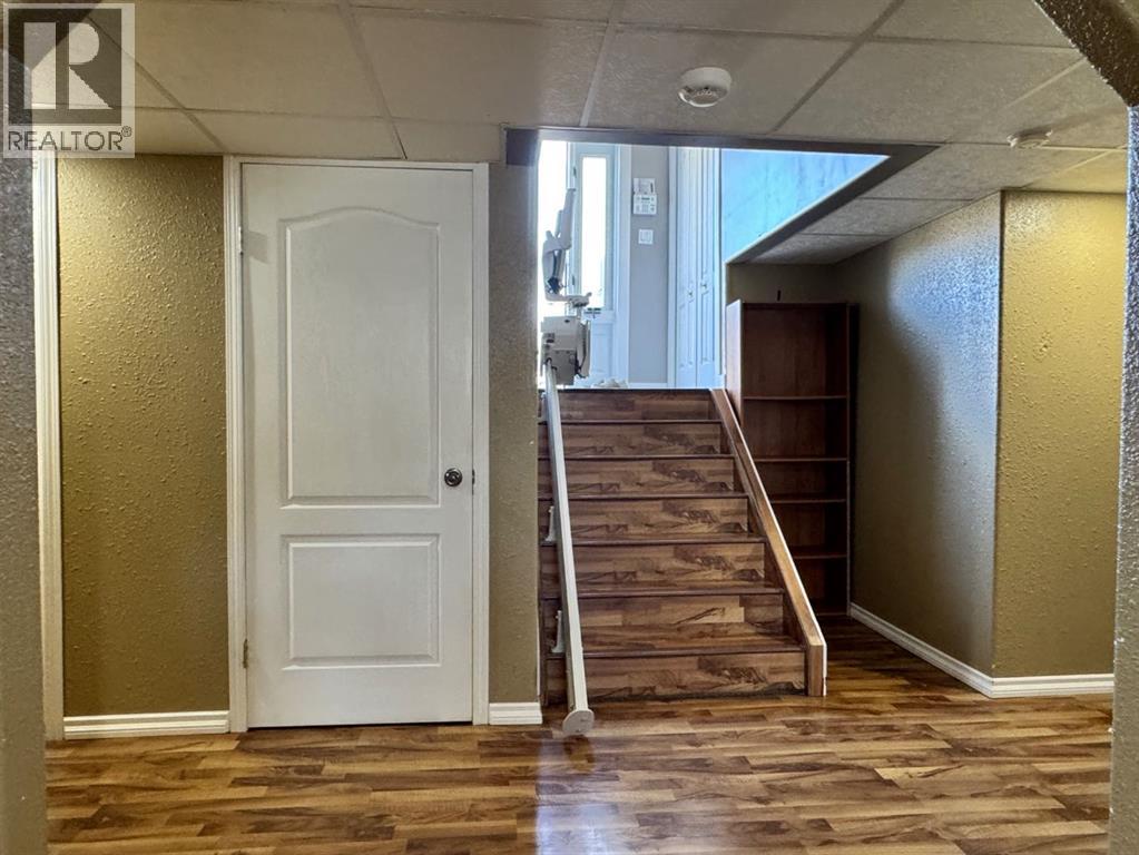 908 4 Avenue Property Photo 34