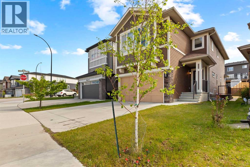 249 Lucas Crescent NW Property Photo 1