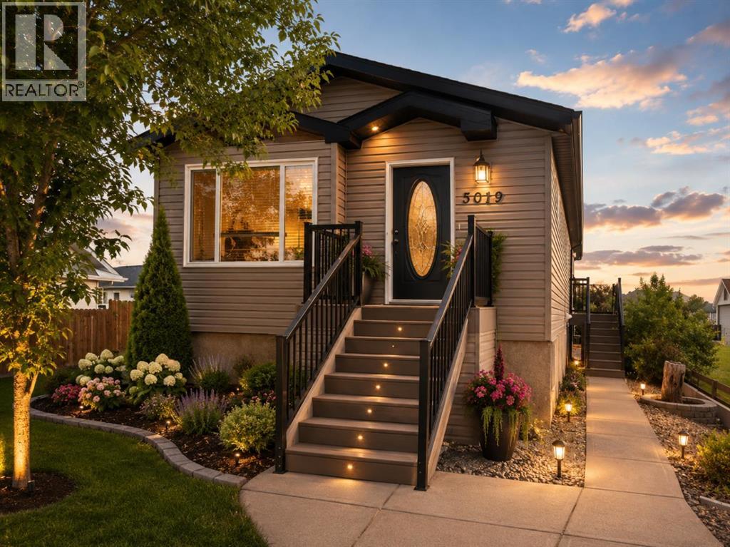 5019 49 Street Property Photo 1