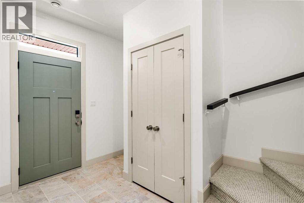 5030 48 Street Property Photo 9