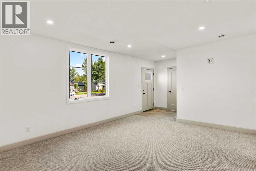 5030 48 Street Property Photo 10