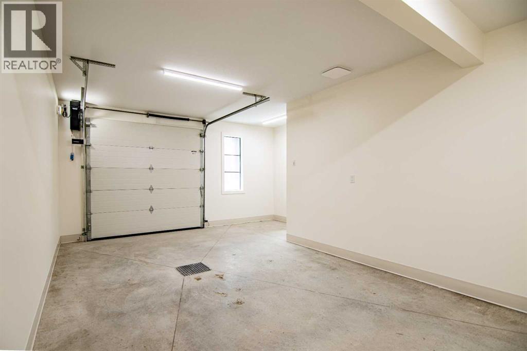 5030 48 Street Property Photo 16