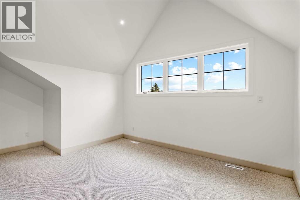 5030 48 Street Property Photo 43