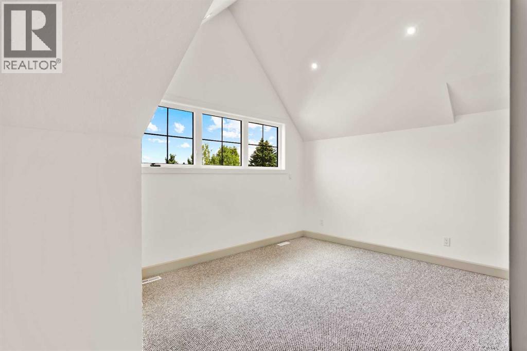 5030 48 Street Property Photo 44