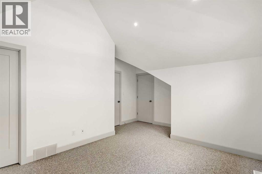 5030 48 Street Property Photo 45