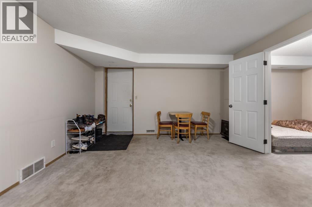 215 Carmel Close Ne Property Photo 18