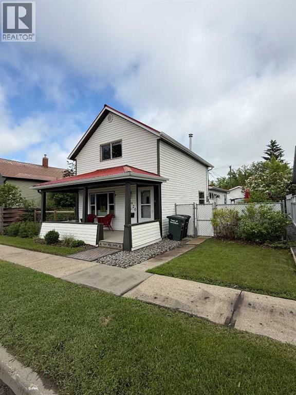 4920 51 Avenue Property Photo 4