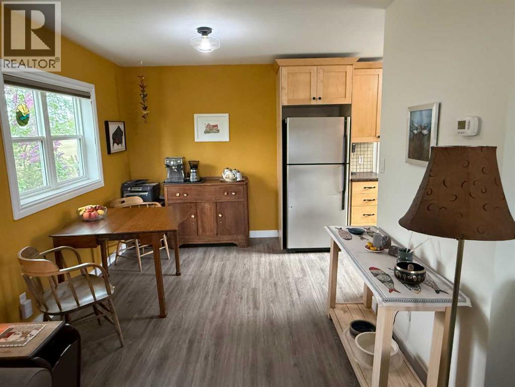 4920 51 Avenue Property Photo 6