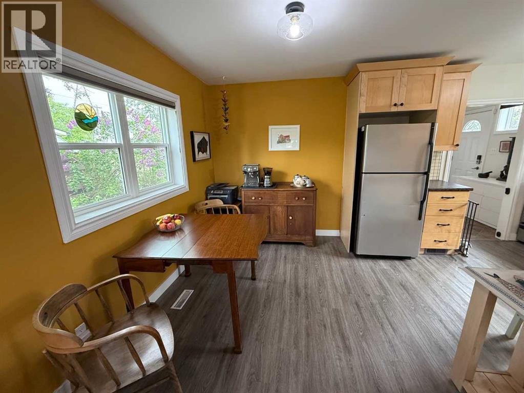 4920 51 Avenue Property Photo 7
