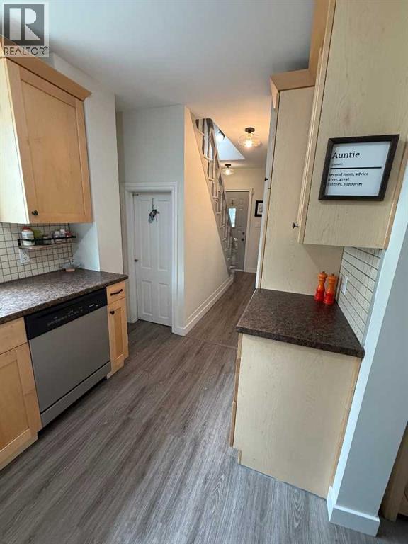 4920 51 Avenue Property Photo 11